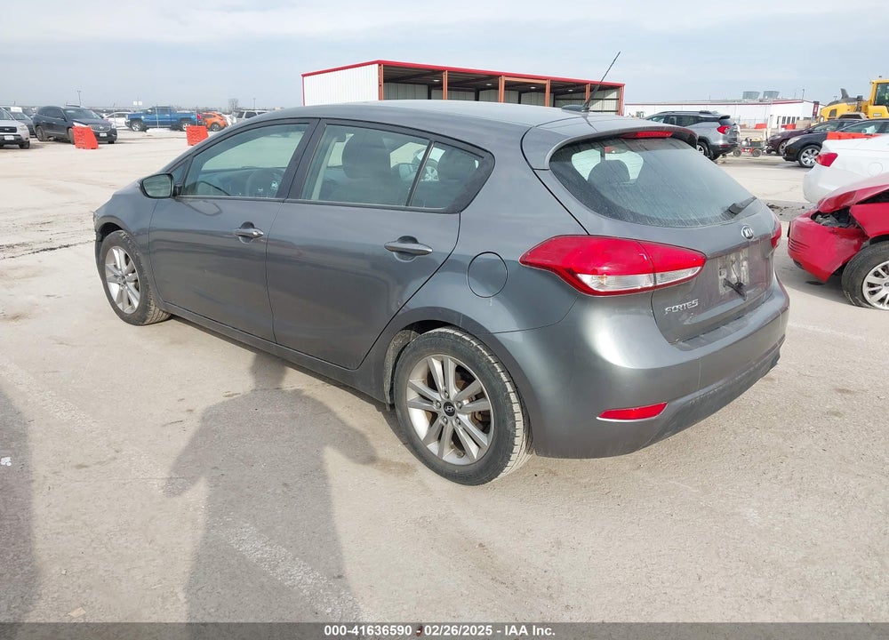 2016 KIA FORTE 5-DOOR VIN: KNAFK5A80G5620847