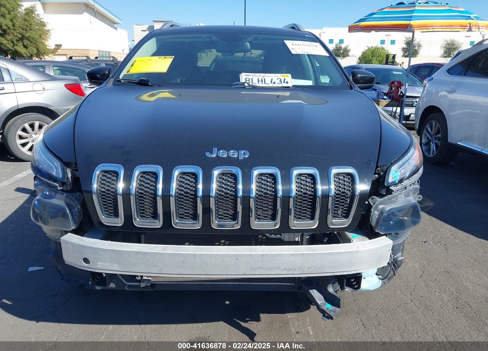 2018 JEEP CHEROKEE LATITUDE FWD VIN: 1C4PJLCB1JD615290