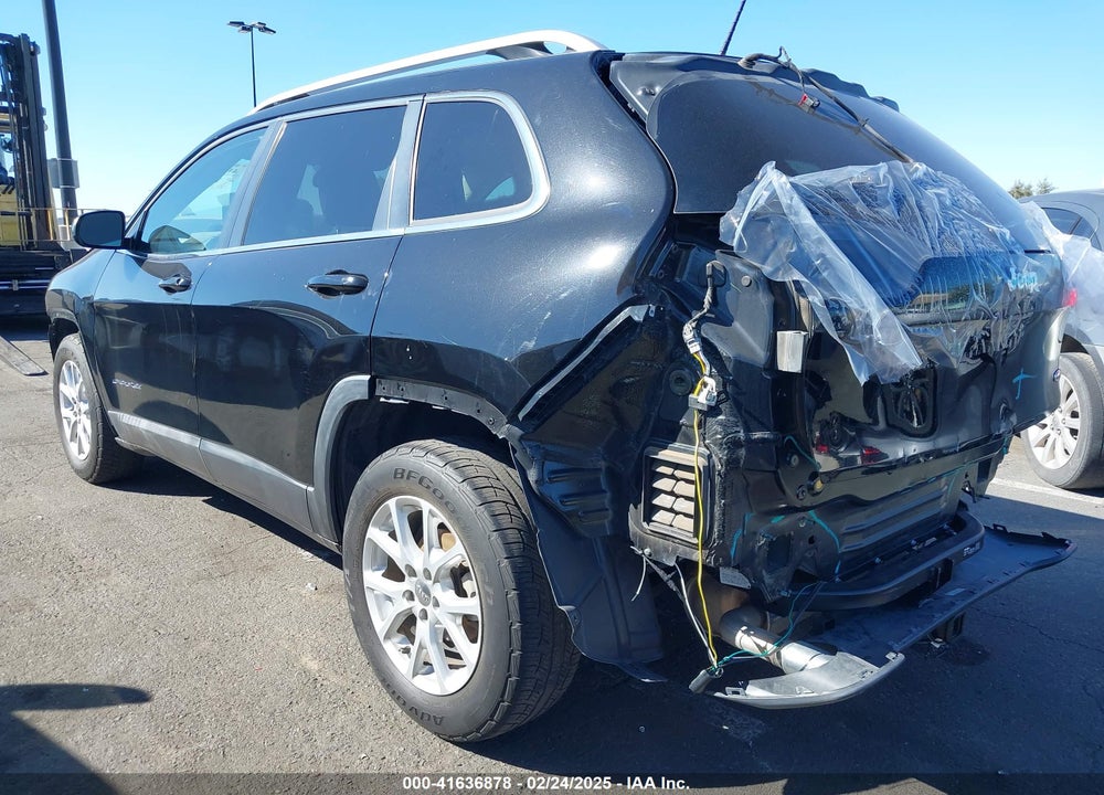 2018 JEEP CHEROKEE LATITUDE FWD VIN: 1C4PJLCB1JD615290
