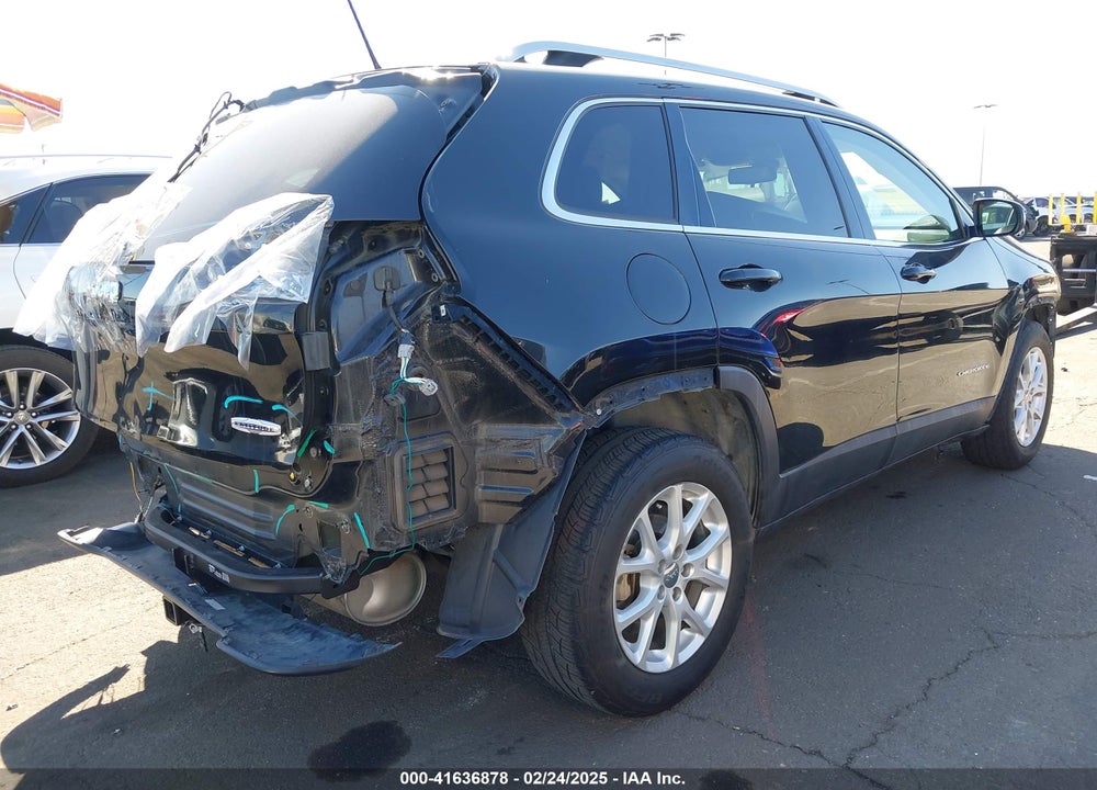 2018 JEEP CHEROKEE LATITUDE FWD VIN: 1C4PJLCB1JD615290