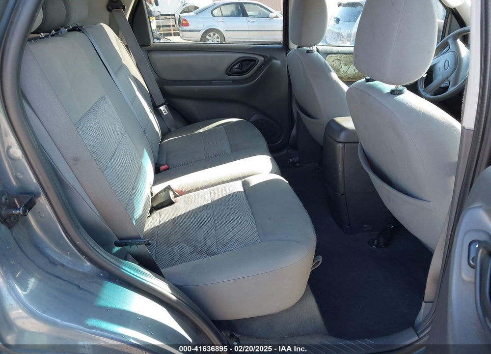 2005 FORD ESCAPE XLT VIN: 1FMYU93105KC04417
