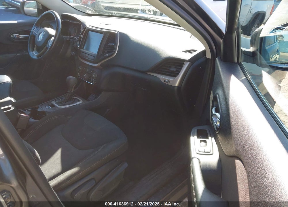 2016 JEEP CHEROKEE VIN: 1C4PJLCB6GW184748
