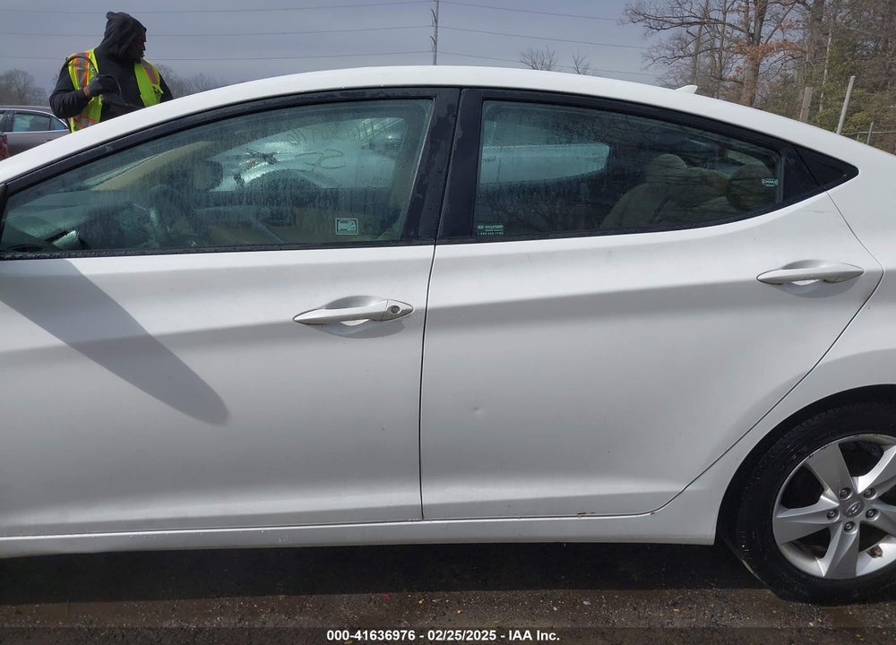 2013 HYUNDAI ELANTRA VIN: 5NPDH4AE1DH203130