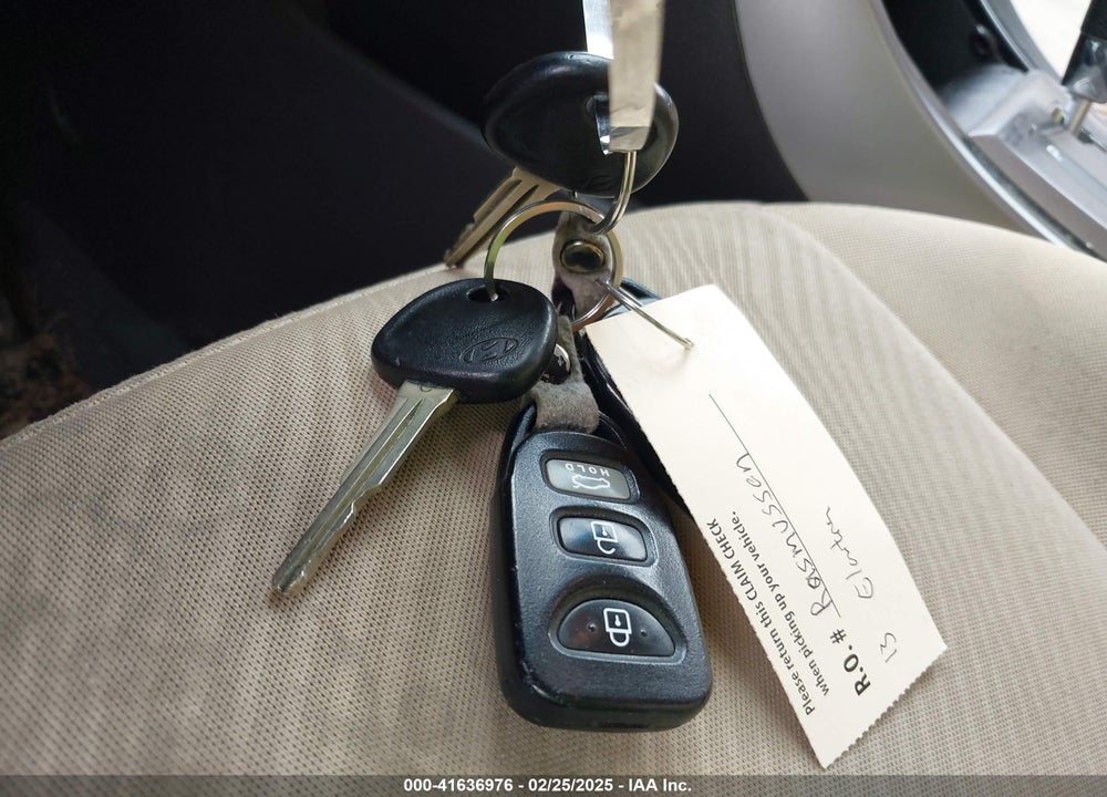 2013 HYUNDAI ELANTRA VIN: 5NPDH4AE1DH203130