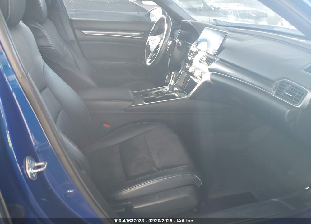 2018 HONDA ACCORD VIN: 1HGCV1F30JA125843