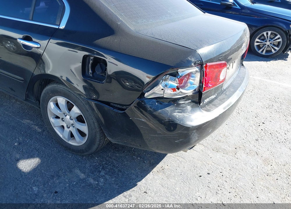 2007 KIA OPTIMA VIN: KNAGE124175095989