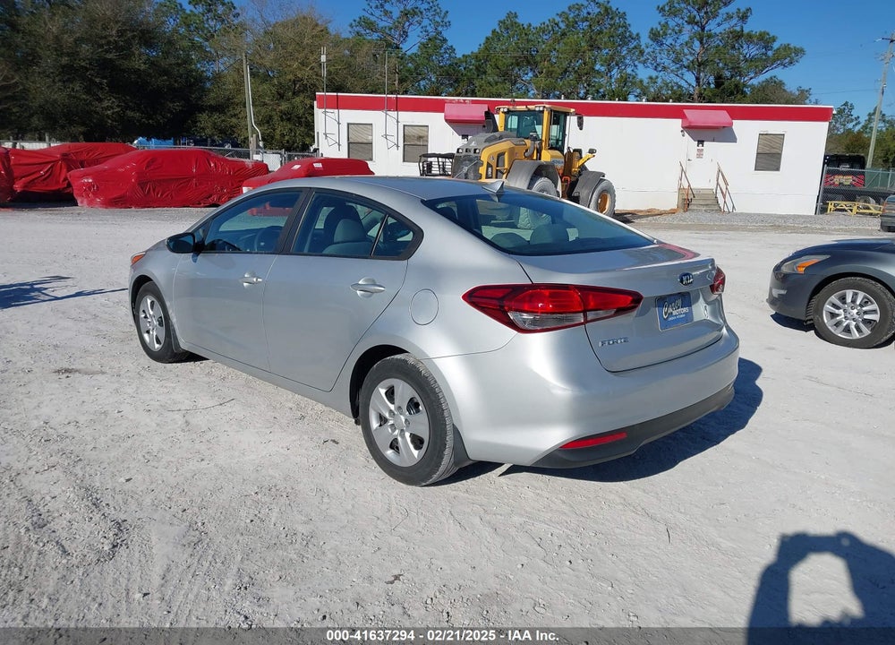 2017 KIA FORTE VIN: 3KPFL4A76HE088740
