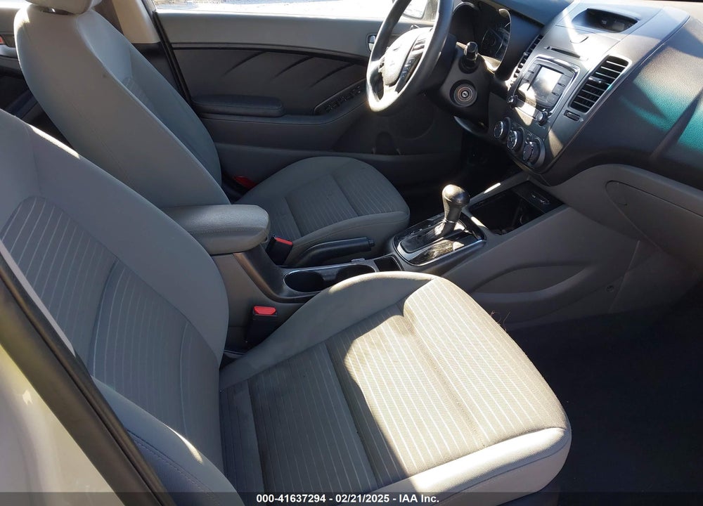 2017 KIA FORTE VIN: 3KPFL4A76HE088740