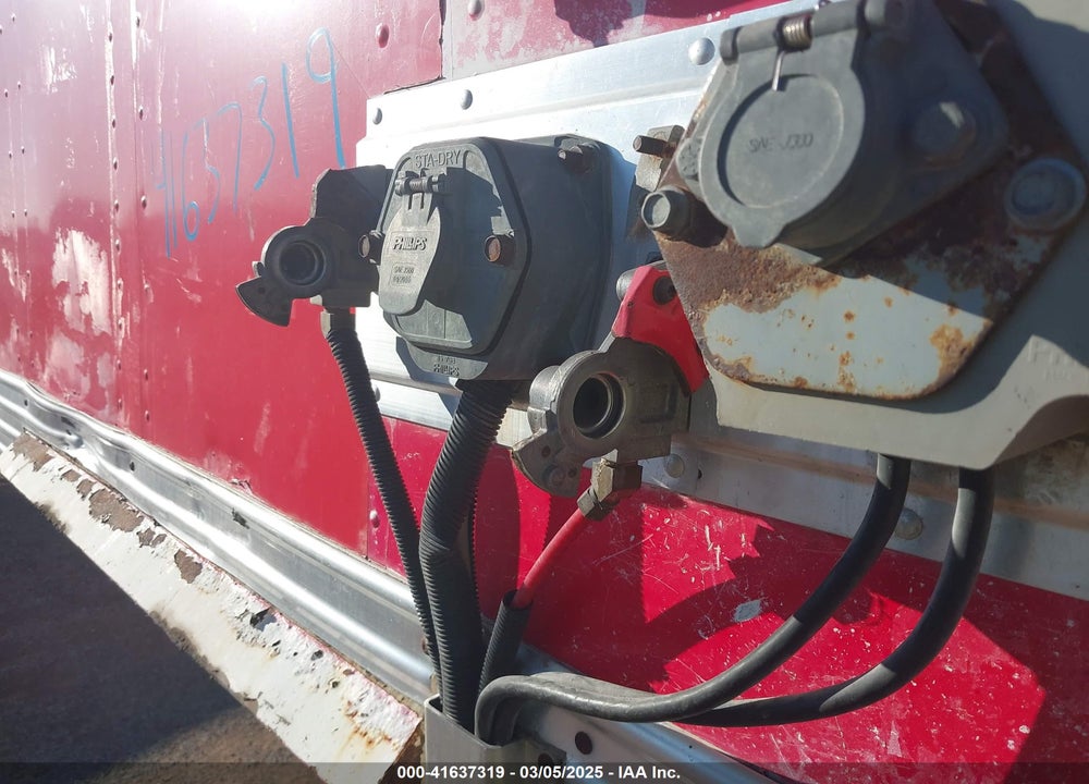 1999 UTILITY TRAILER MFG UNKNOWN VIN: 1UYVS1280XC147325
