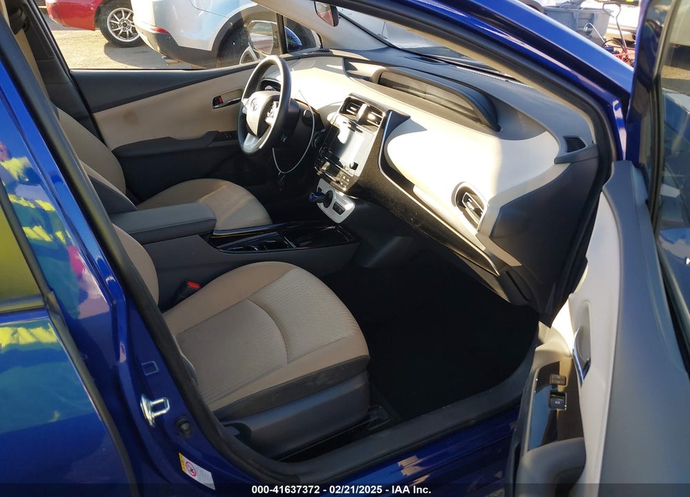 2018 TOYOTA PRIUS VIN: JTDKARFU2J3056932