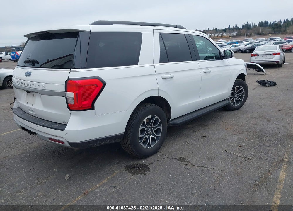 2024 FORD EXPEDITION XLT VIN: 1FMJU1J84REA58840