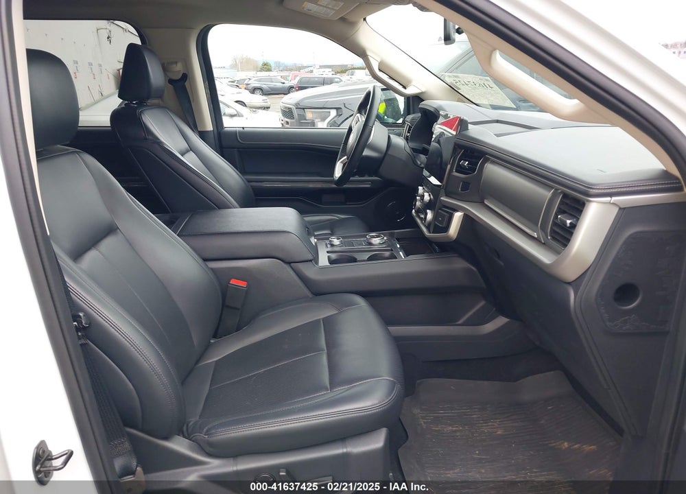 2024 FORD EXPEDITION XLT VIN: 1FMJU1J84REA58840