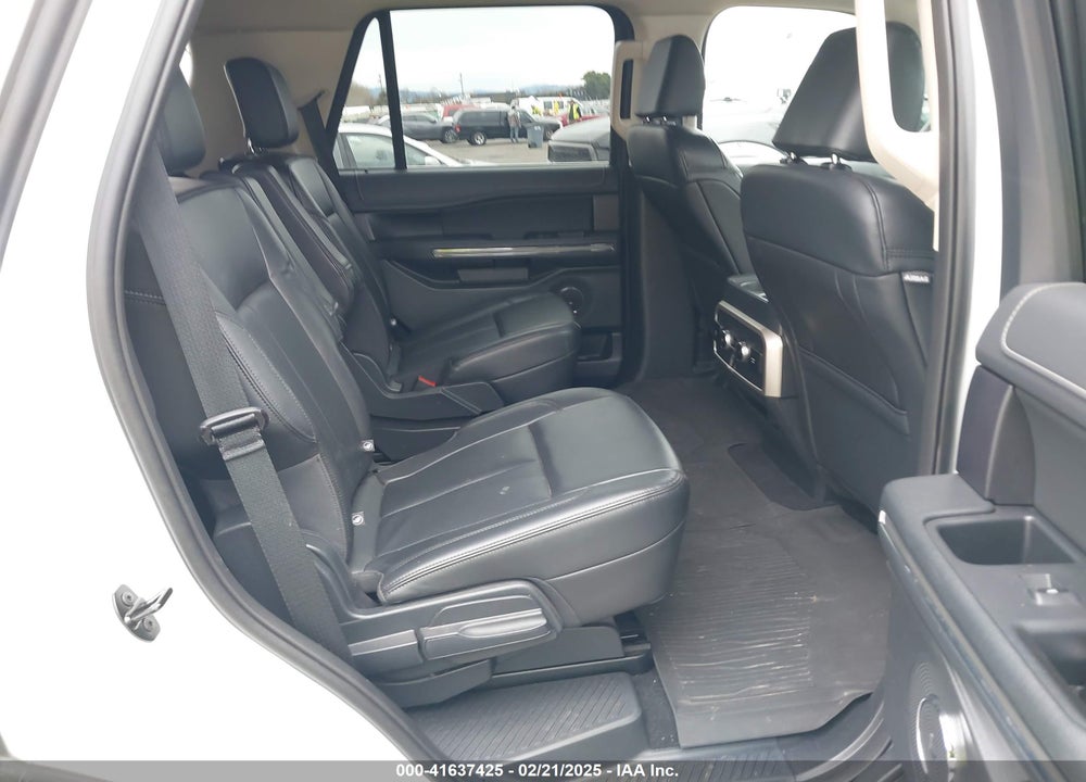 2024 FORD EXPEDITION XLT VIN: 1FMJU1J84REA58840