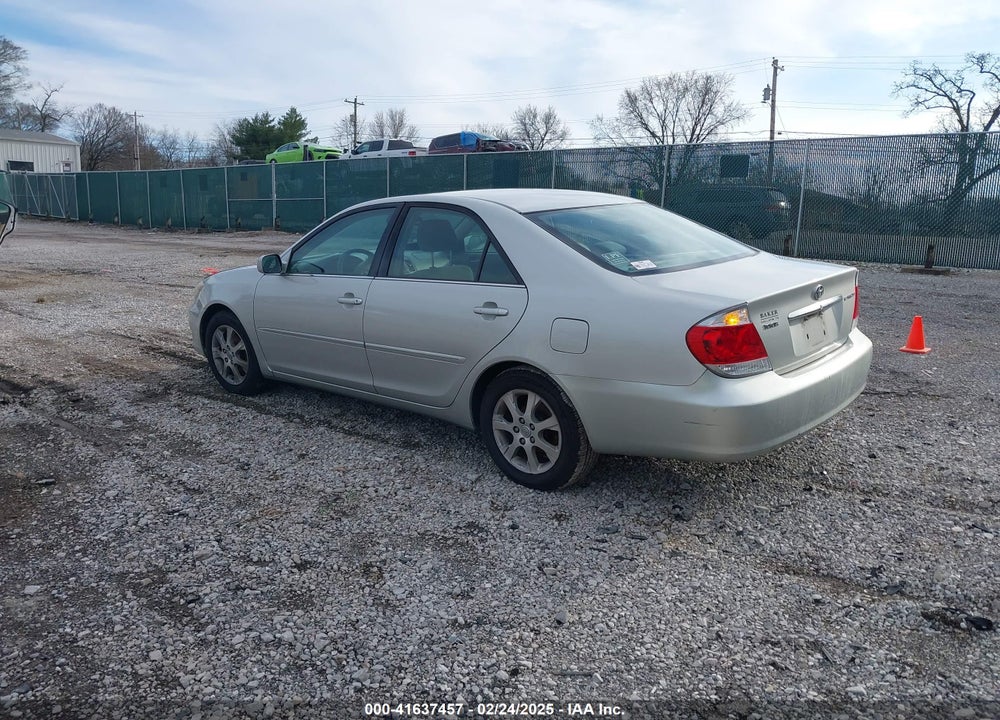 2005 TOYOTA CAMRY XLE VIN: 4T1BE32K95U945681
