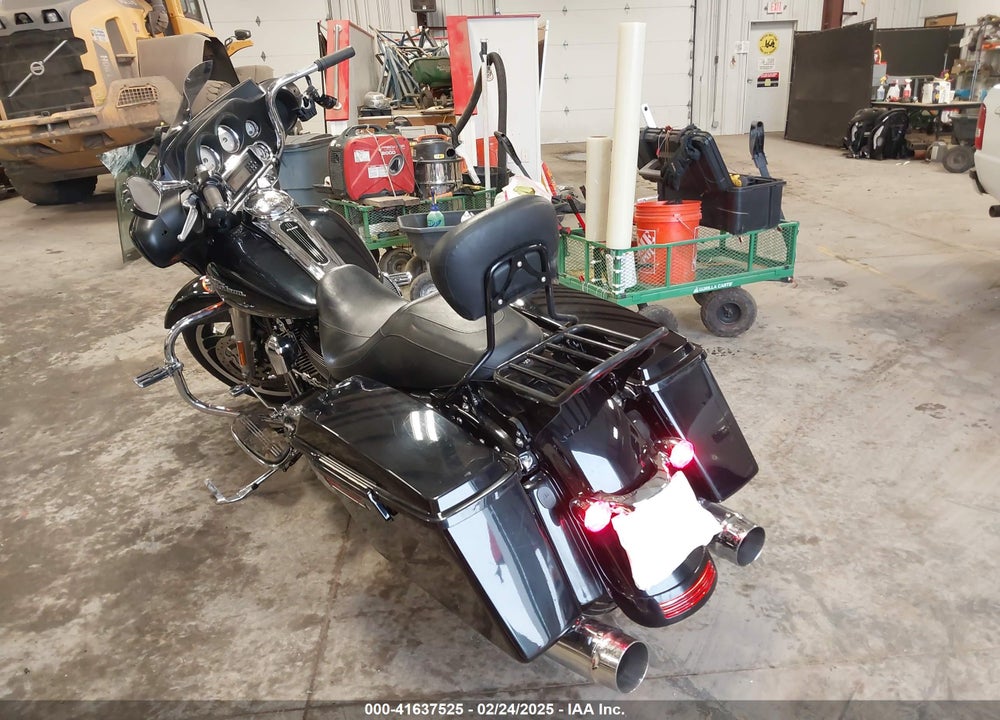 2013 HARLEY-DAVIDSON FLHX STREET GLIDE VIN: 1HD1KBM18DB602019