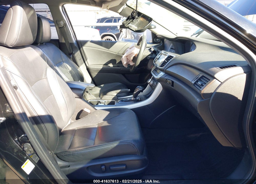 2015 HONDA ACCORD VIN: 1HGCR2F88FA037684