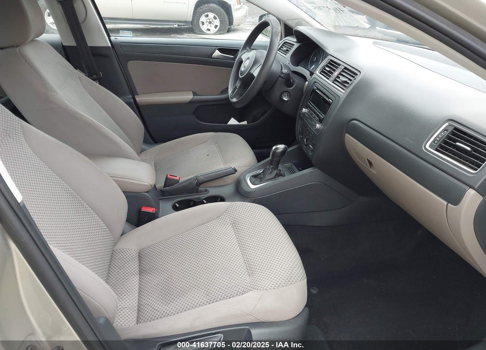 2014 VOLKSWAGEN JETTA VIN: 3VWLL7AJ6EM330604