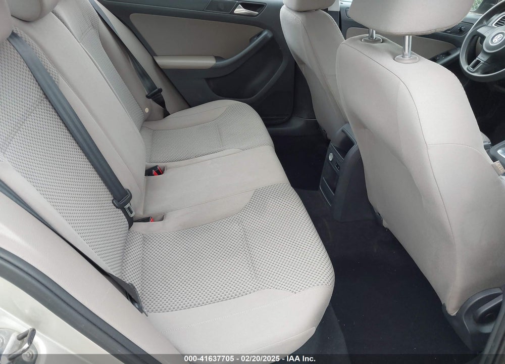 2014 VOLKSWAGEN JETTA VIN: 3VWLL7AJ6EM330604