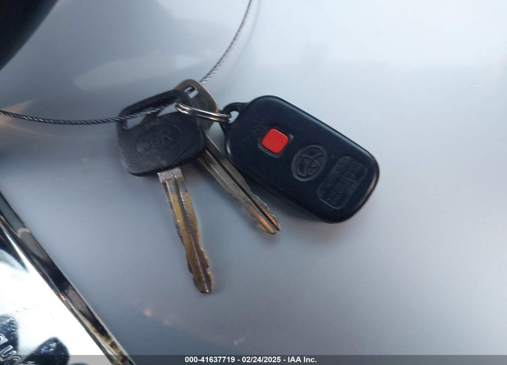 2003 TOYOTA MATRIX/XR VIN: 2T1KR32E63C037332