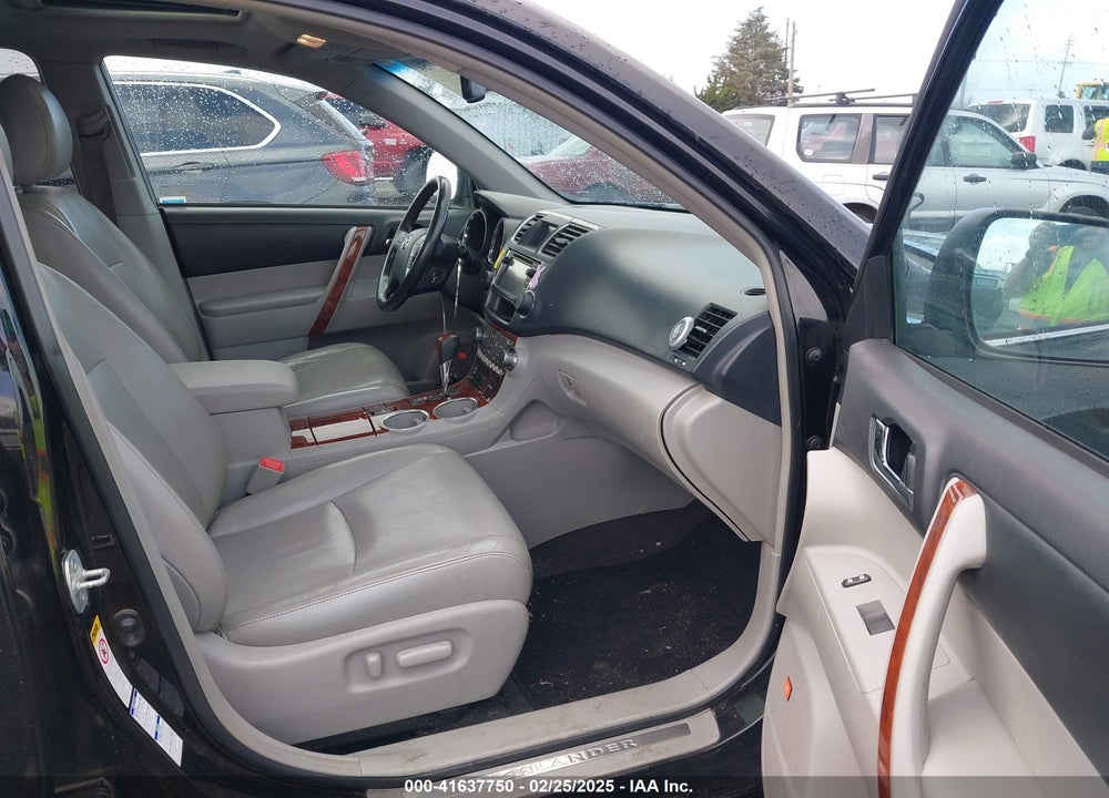 2013 TOYOTA HIGHLANDER LIMITED V6 VIN: 5TDDK3EH8DS268535
