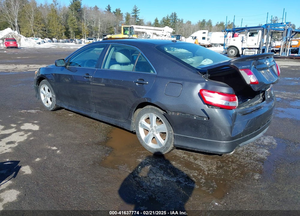 2011 TOYOTA CAMRY SE VIN: 4T1BF3EK8BU225471