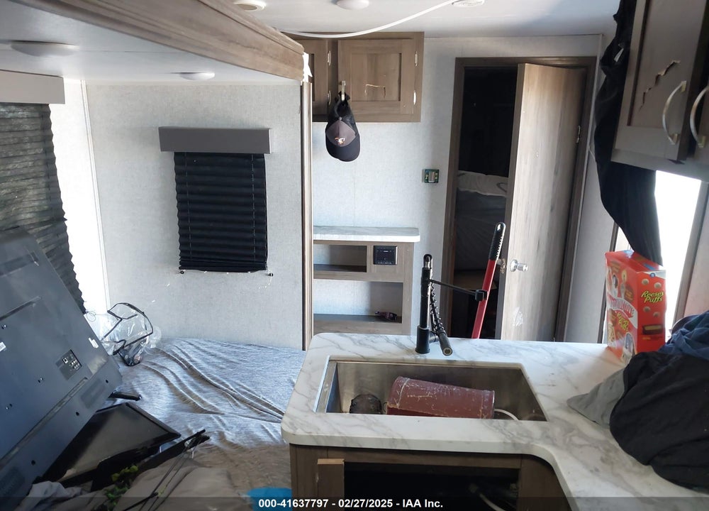 2022 KEYSTONE EAST TO WEST SILVER LAKE TRAVEL TRAILER VIN: 5ZT2SKSB1N9007649