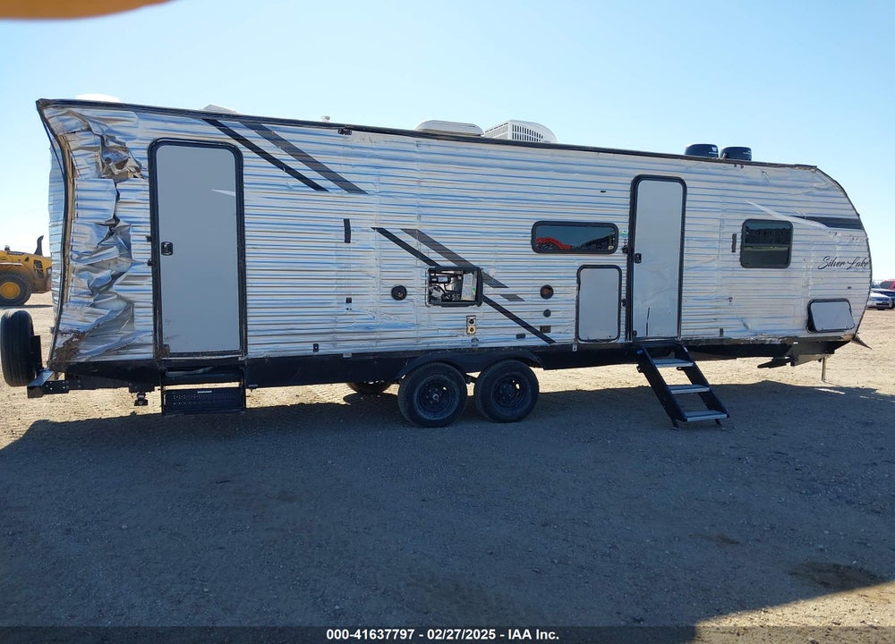 2022 KEYSTONE EAST TO WEST SILVER LAKE TRAVEL TRAILER VIN: 5ZT2SKSB1N9007649