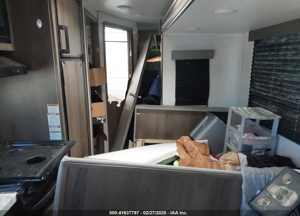 2022 KEYSTONE EAST TO WEST SILVER LAKE TRAVEL TRAILER VIN: 5ZT2SKSB1N9007649
