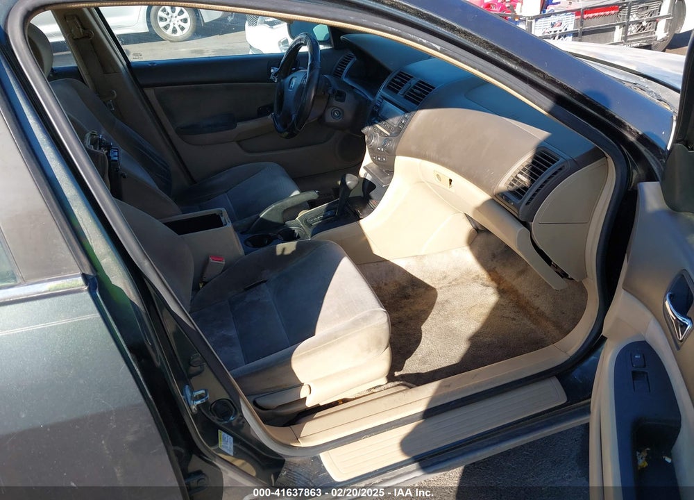 2005 HONDA ACCORD 2.4 LX VIN: 1HGCM56475A120096