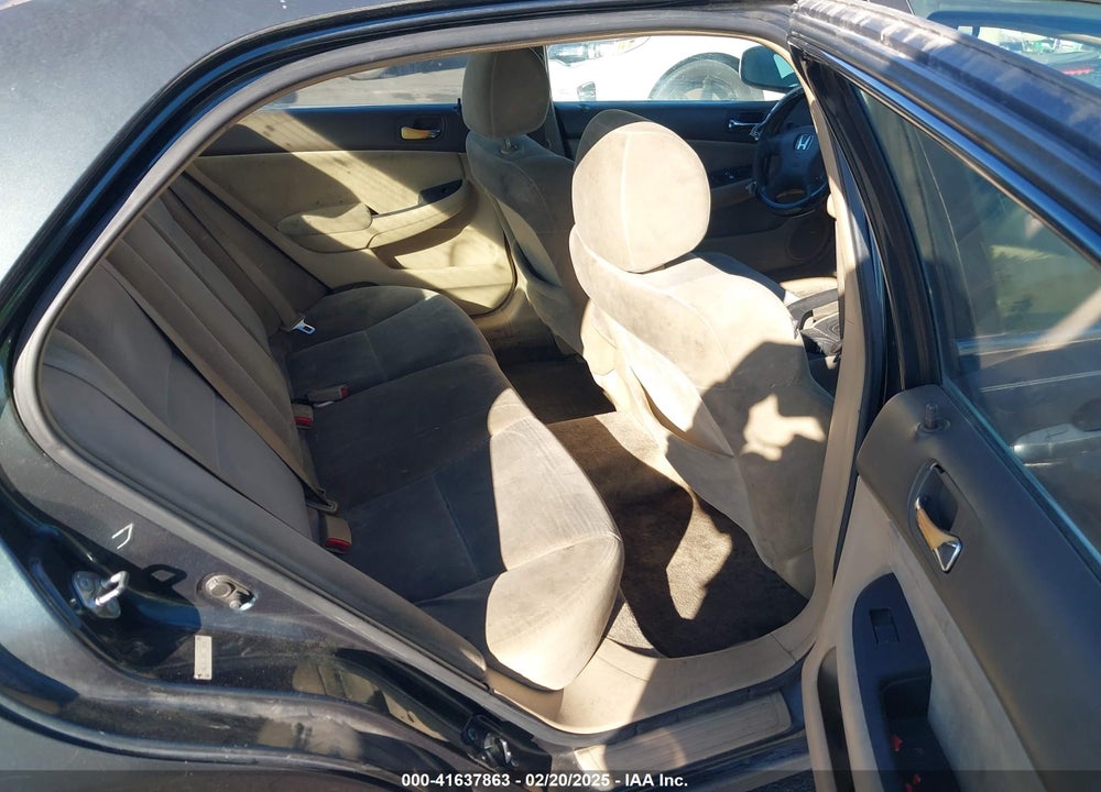 2005 HONDA ACCORD 2.4 LX VIN: 1HGCM56475A120096