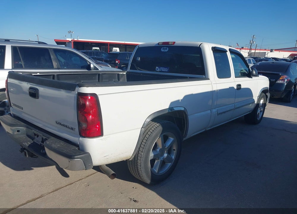 2004 CHEVROLET SILVERADO 1500 LS VIN: 2GCEC19V041401513