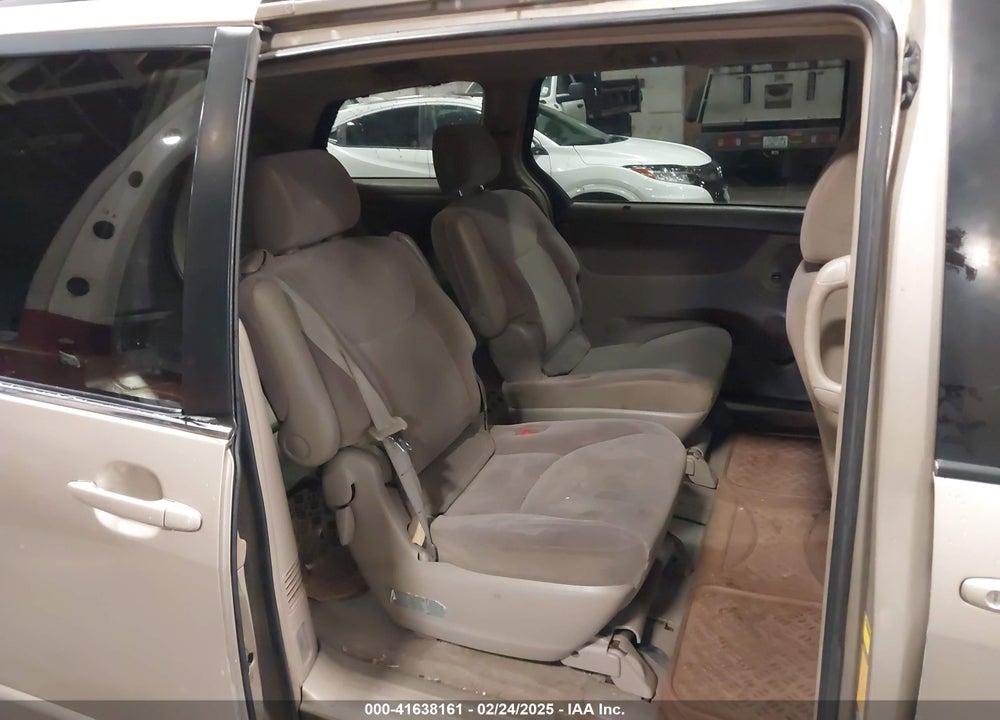 2004 TOYOTA SIENNA LE VIN: 5TDZA23CX4S082487