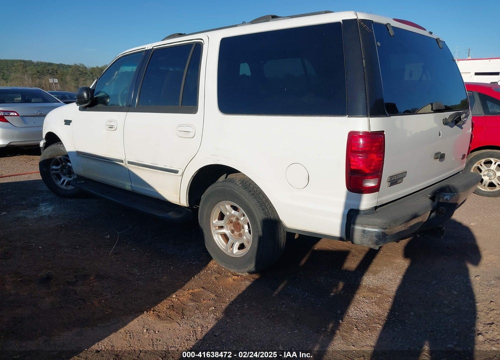 2000 FORD EXPEDITION XLT VIN: 1FMRU1564YLB55641