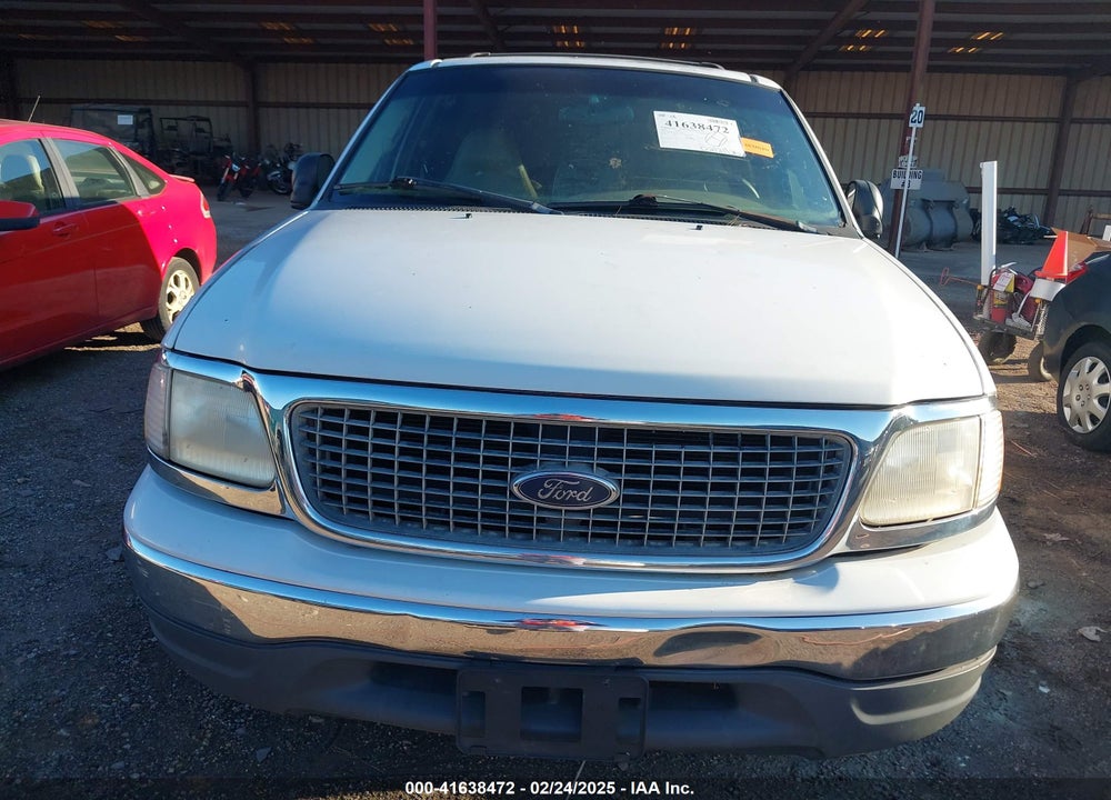 2000 FORD EXPEDITION XLT VIN: 1FMRU1564YLB55641