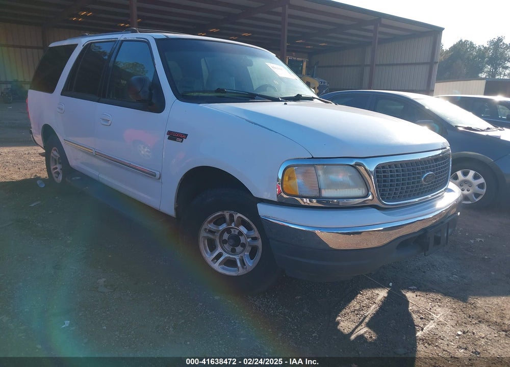 2000 FORD EXPEDITION XLT VIN: 1FMRU1564YLB55641