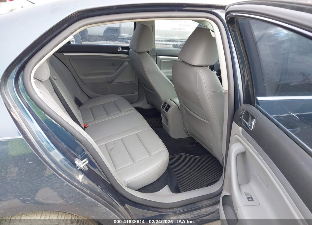 2009 VOLKSWAGEN JETTA VIN: 3VWRM71K09M022320