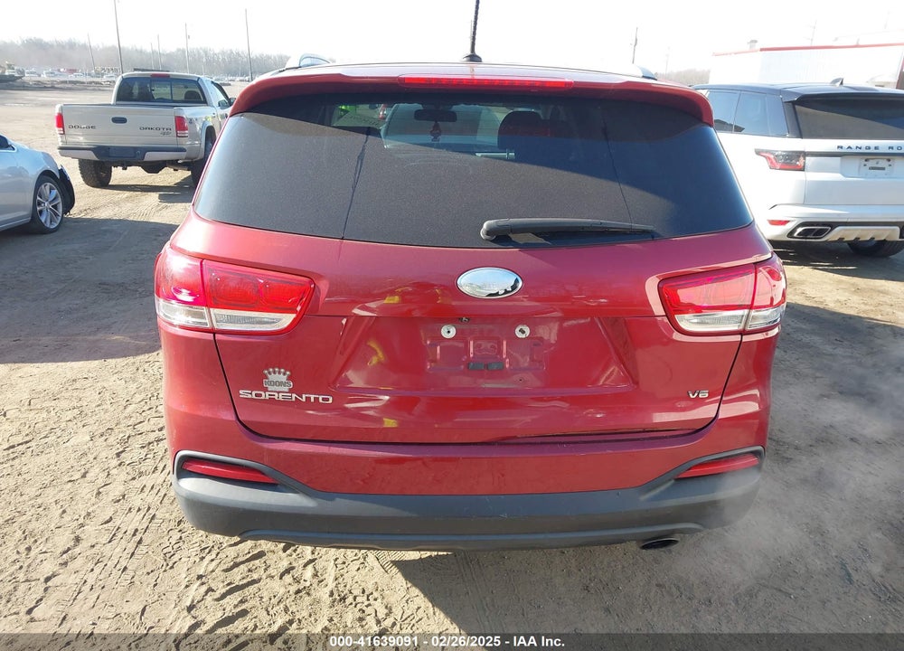 2018 KIA SORENTO VIN: 5XYPGDA53JG425123