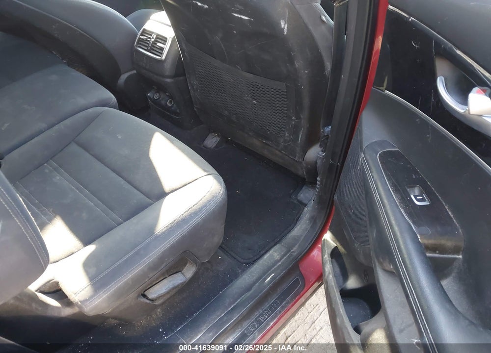 2018 KIA SORENTO VIN: 5XYPGDA53JG425123