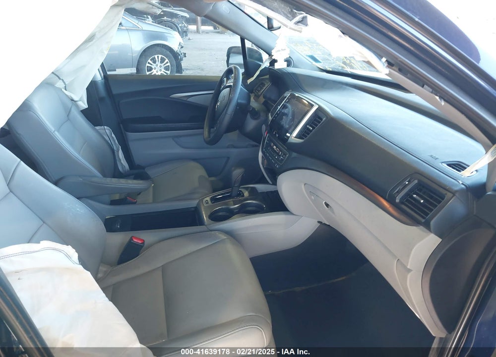 2018 HONDA PILOT VIN: 5FNYF6H50JB031191