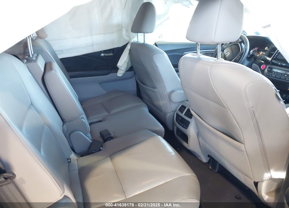 2018 HONDA PILOT VIN: 5FNYF6H50JB031191