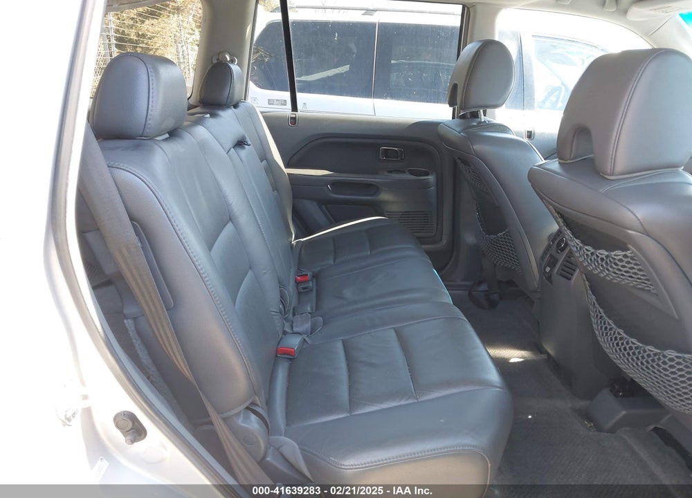 2006 HONDA PILOT VIN: 5FNYF18726B024951