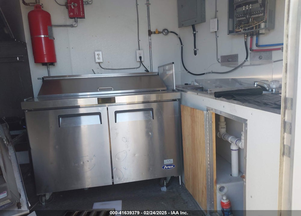 2021 COVERED WAGON 16' CONCESSION TRAILER VIN: 53FBE1621MF071025
