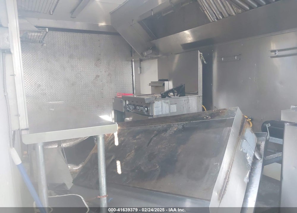 2021 COVERED WAGON 16' CONCESSION TRAILER VIN: 53FBE1621MF071025