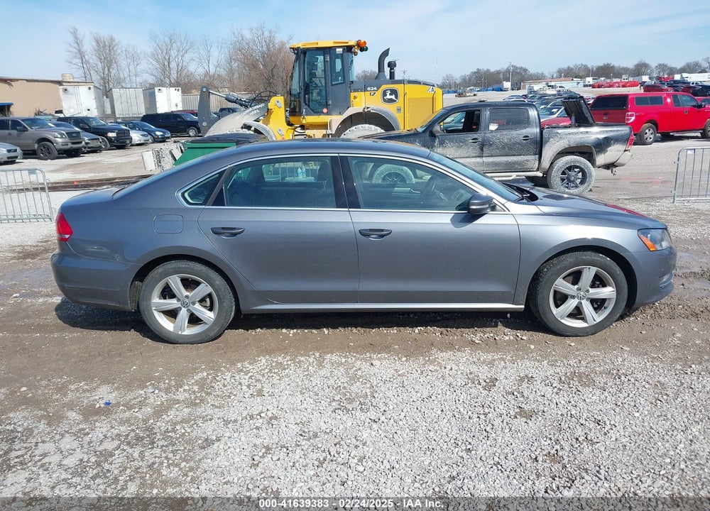 2015 VOLKSWAGEN PASSAT VIN: 1VWAS7A32FC077280