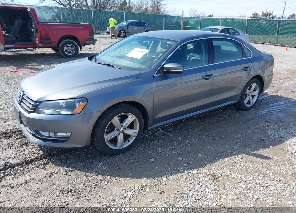 2015 VOLKSWAGEN PASSAT VIN: 1VWAS7A32FC077280