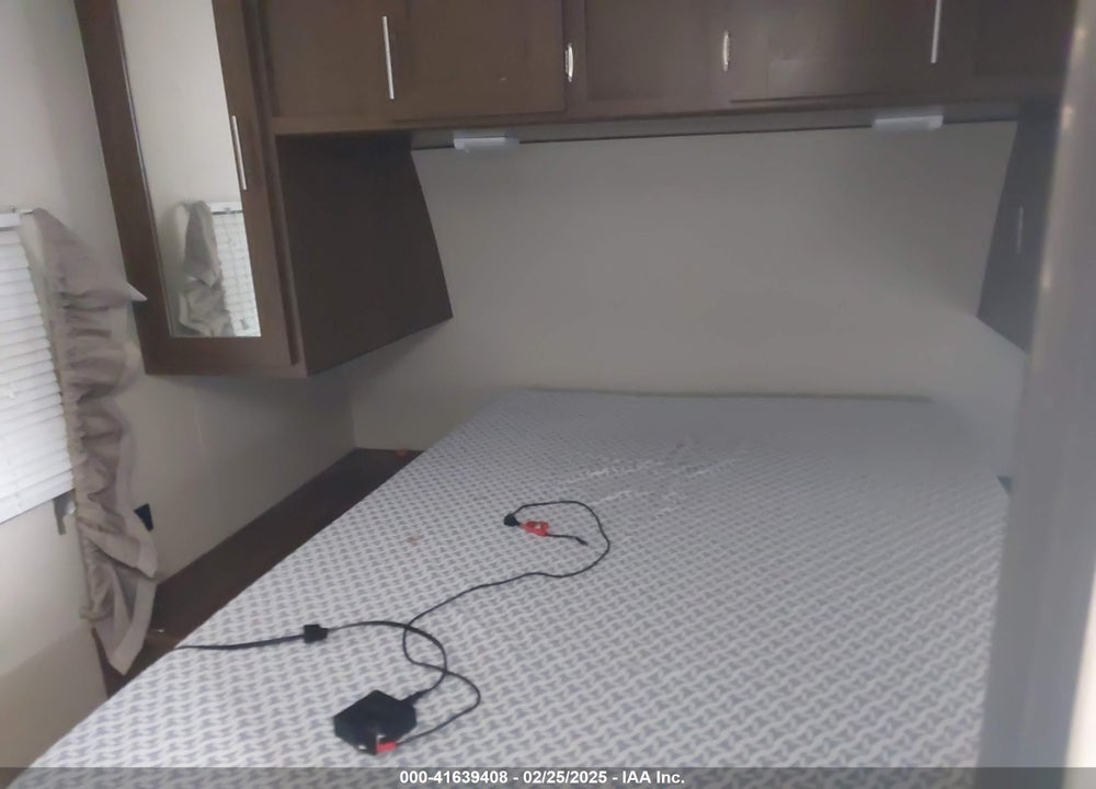 2019 AVENGER TRAVEL TRAILER VIN: 5ZT2AVSB8KB922183