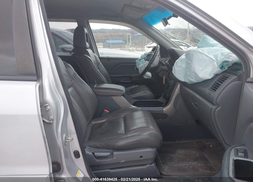 2004 HONDA PILOT EX-L VIN: 2HKYF18574H608193