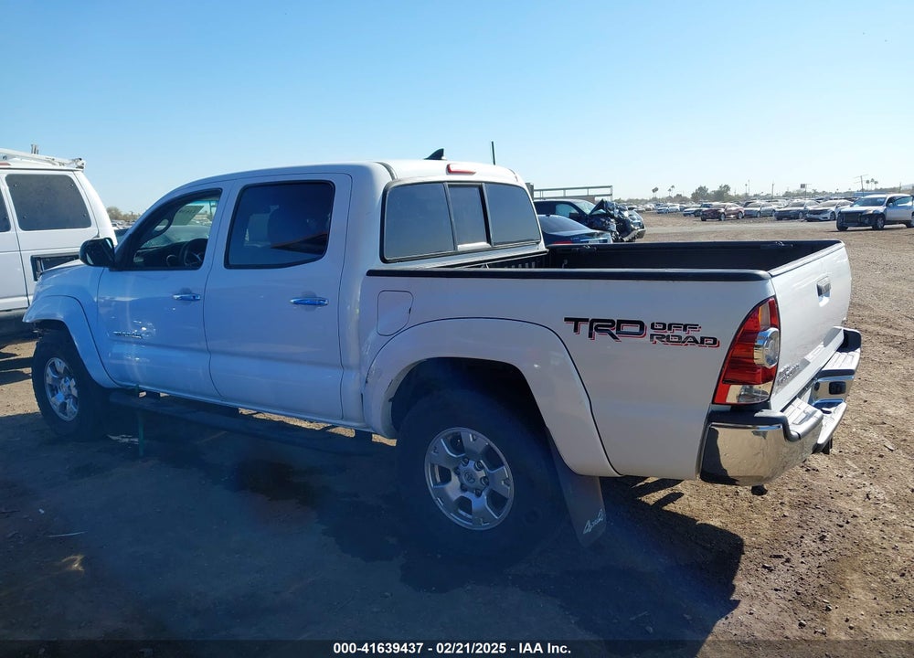 2015 TOYOTA TACOMA VIN: 5TFLU4EN6FX123802