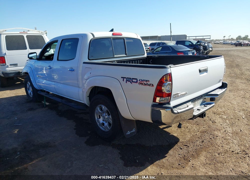2015 TOYOTA TACOMA VIN: 5TFLU4EN6FX123802