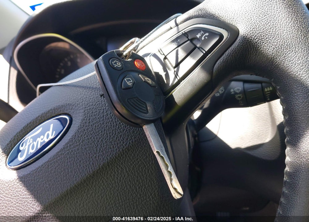 2015 FORD FOCUS SE VIN: 1FADP3F27FL293500